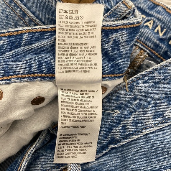 American Eagle Denim Shorts Women's 2 Distressed Tomgirl Short Raw Hem - Picture 9 of 9